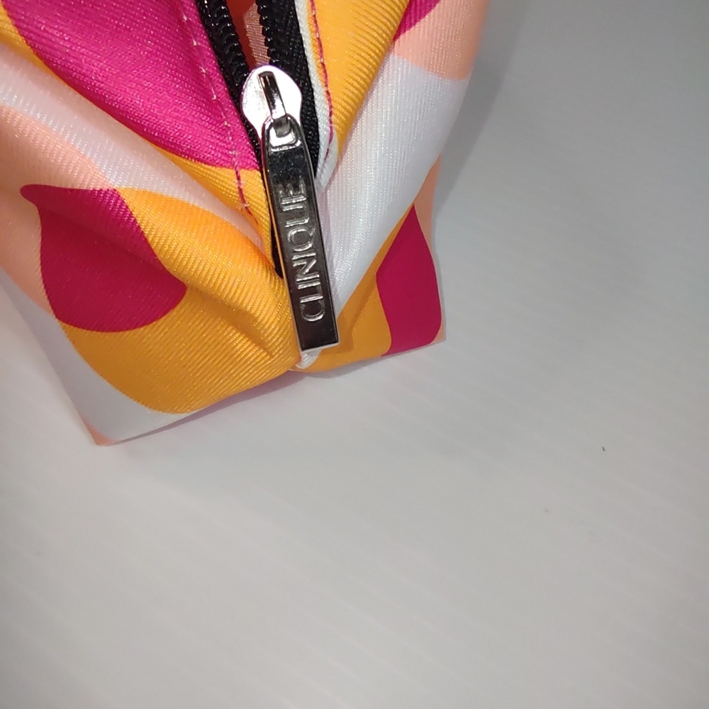 Clinique Colorful Cosmetic Bag - Picture 5 of 6
